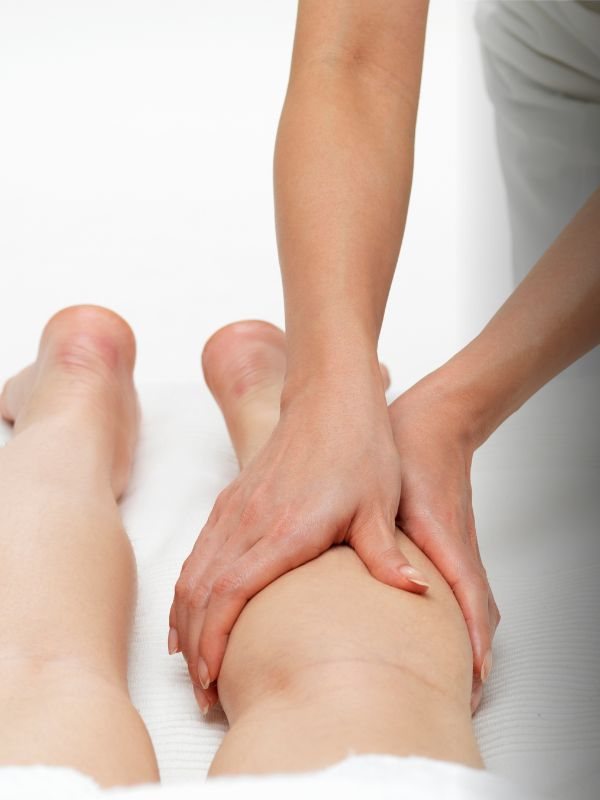 Massagem Método MAF para controle de lipedema na Clínica Eliane Balbino em Rolândia PR